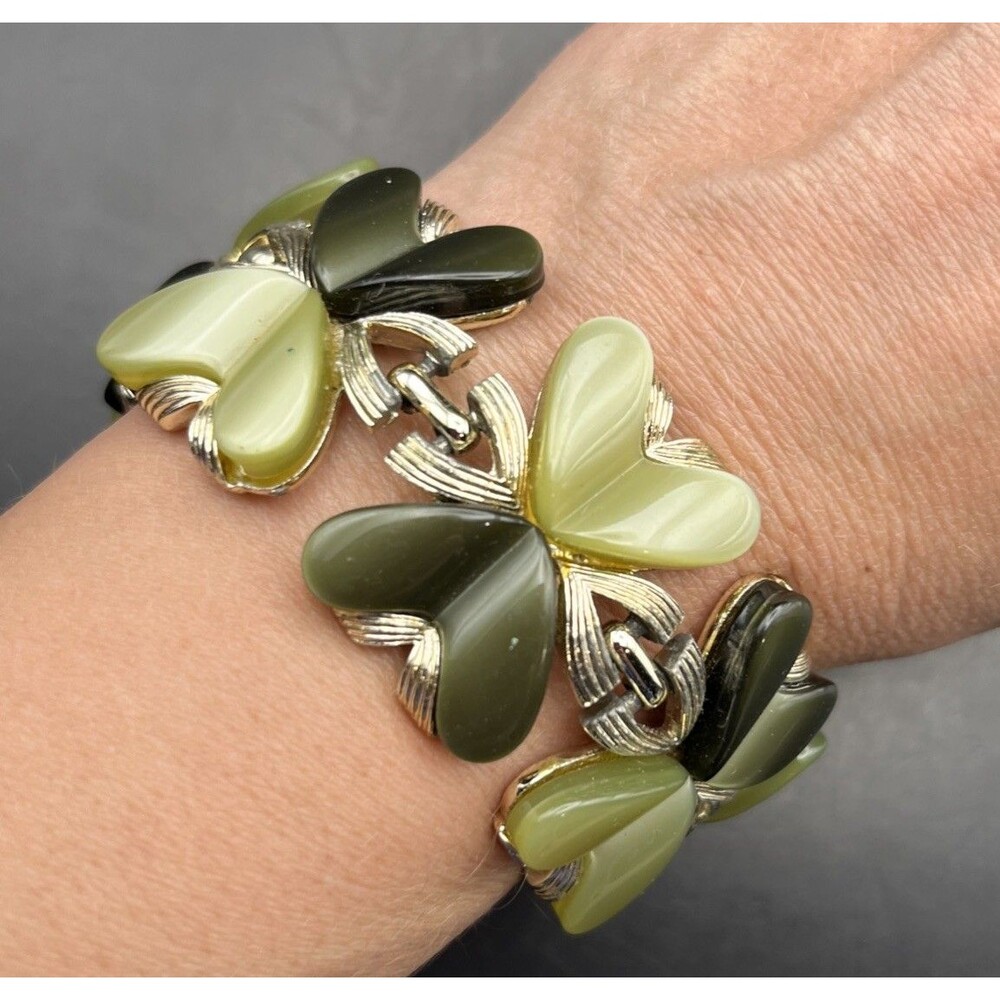 Vintage Coro Thermoset Bracelet Chunky Green Gold Tone Heart Mid Century 7.25 In